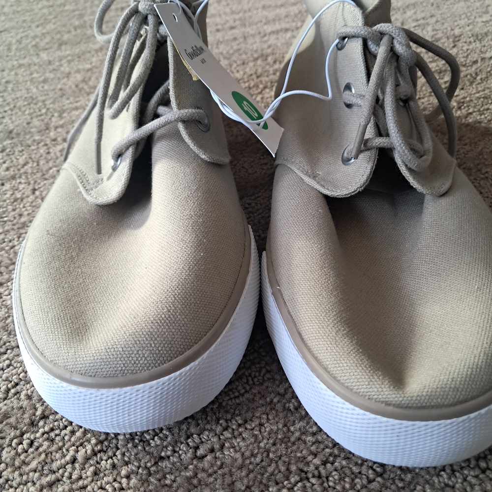 Men's Casual Canvas Lace-Up Sneakers in Taupe.  New With Tags